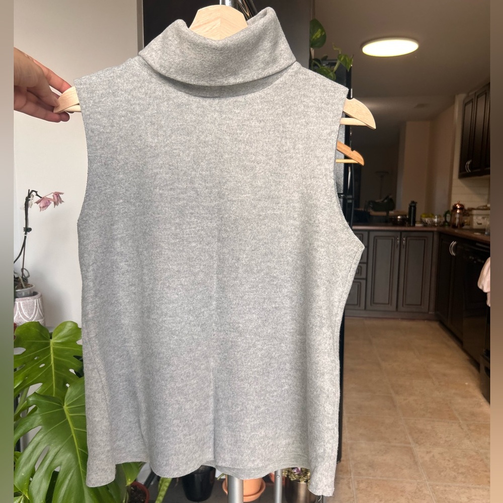 Zara Light Gray Sleeveless Turtleneck Sweater